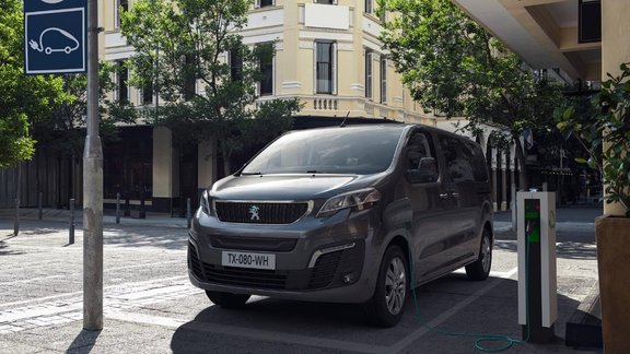 Peugeot e-Traveller