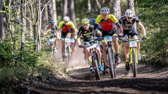 Riteņbraukšana: Latvijas valsts mežu MTB maratons Valmierā un Cēsīs