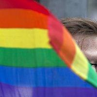 Посольство США вывесило в Риге "радужный" флаг ЛГБТ-сообщества