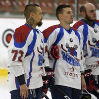 'Zemgale'/LLU hokejisti uzvar 'Olimp'/'Venta 2002' un izvirzās vadībā Latvijas čempionātā