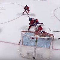 Video: NHL dārgākais vārtsargs Praiss lēcienā tver bīstamu metienu