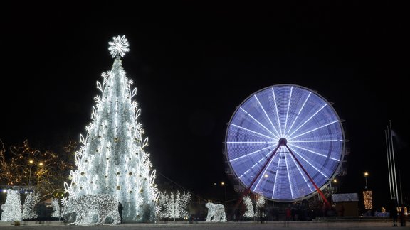 Ziemassvētku egle Daugavpilī - 14