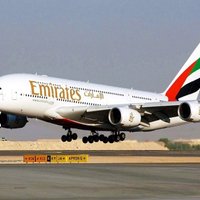 В аэропорту Дубая после посадки загорелся и взорвался Boeing 777