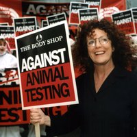 ES apņemas uz visiem laikiem aizliegt dzīvnieku izmantošanu kosmētisko līdzekļu testēšanā