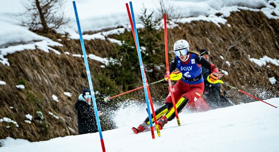 Sensāciju autore Bondare sezonu noslēdz ar FIS punktu rekordu slalomā