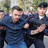 Число задержанных на протестах против пенсионной реформы в России превысило тысячу