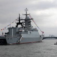 В начале октября у границы Латвии на военный корабль РФ подняли малую подлодку
