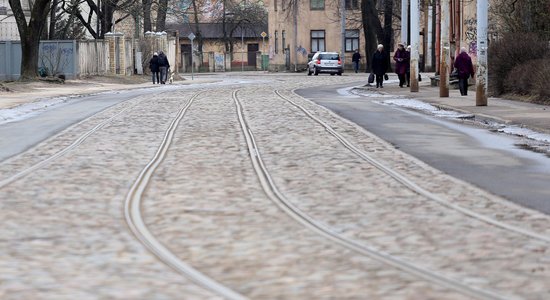 Tehnisku iemeslu dēļ bija apstājusies tramvaju kustība Slokas ielā