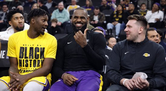 "Nedomāju, ka kaut kas tāds ir iespējams" – Lebrons reaģē uz Dončiča pievienošanos "Lakers"