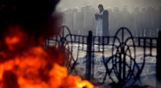 Opozīcija noraida prezidenta piedāvātos amatus; pieprasa ārkārtas vēlēšanas(teksta tiešraides arhīvs)