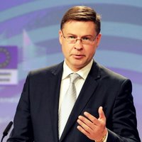 Dombrovskim uz laiku uztic ES tirdzniecības komisāra pienākumus