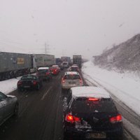 LAU: зима застает врасплох водителей, а не дорожные службы