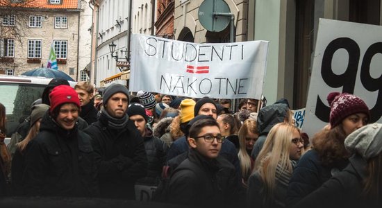 Vienojas par kompromisu "Studētgods" stipendiju nosargāšanai;  studenti protestus neizslēdz