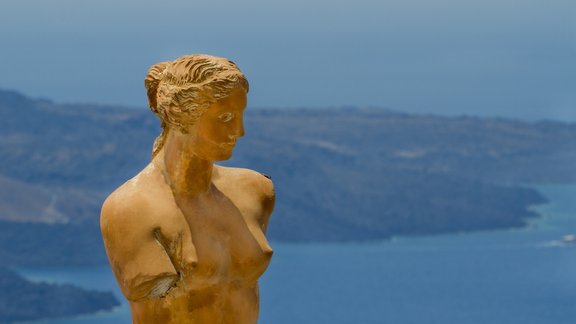 afrodīte statuja Grieķija jūra antīks Aphrodite in Santorini Greece