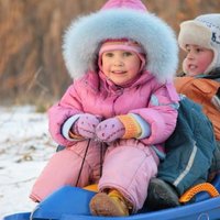 Padomi, kā palīdzēt bērnam pavadīt ziemu veselam