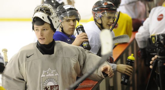 Latvijas U-20 izlases hokejisti sāk cīņu par palikšanu PČ augstākajā divīzijā