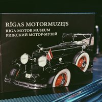 Rīgas Motormuzejs izdod unikālu seno spēkratu ekspozīcijas foto katalogu