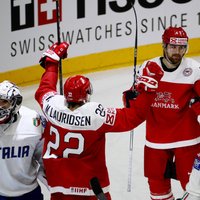 Dānijas hokejisti nosūta Itāliju uz pirmo divīziju