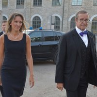Латвийская невеста президента Эстонии пока не получит особого статуса