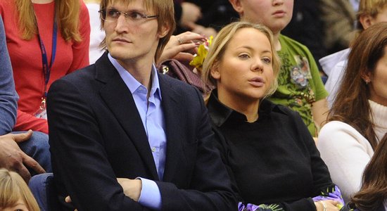 Жена Кириленко не против секса мужа с фанаткой раз в год