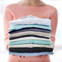Kā izgludināt drēbes, kad gludekļa nav pa rokai