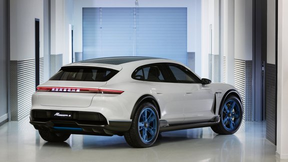 Porsche Mission E Cross Turismo