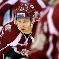 KHL atceļ Rīgas 'Dinamo' uzbrucēja Skvorcova 'lielo sodu' spēlē ar 'Vitjazj'