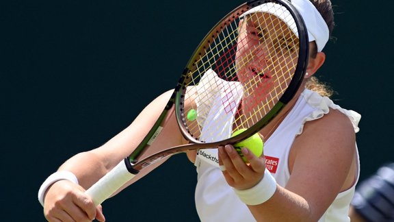 Vimbldona 2022: Jeļena Ostapenko - Irina Begu - 9