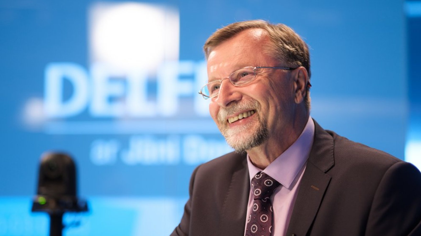 Deputātu rindām pievienojas Jānis Dinevičs