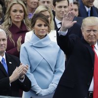 ФОТО: Выбраны самые безумные наряды жены президента США