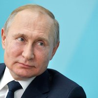 Krievijas parlaments pirmajā lasījumā atbalsta Putina piedāvātos konstitūcijas grozījumus