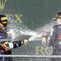 Verstapens uzvar Beļģijas 'Grand Prix', sacensības sākot no 14. vietas