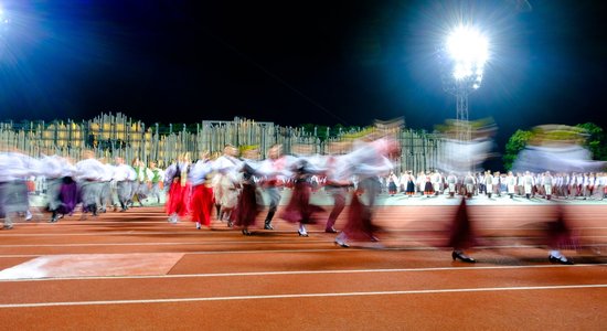 'Būs šauri!' – deju svētku lieluzvedums būs ieskauts būvlaukumā, bet drošības risku neesot