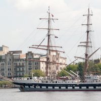 Fotoreportāža: 'The Tall Ships Races' atvadās no Rīgas ar greznu parādi