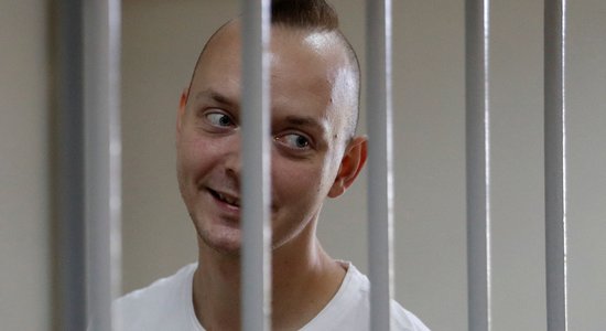 Суд в Москве приговорил журналиста Ивана Сафронова к 22 годам по делу о госизмене