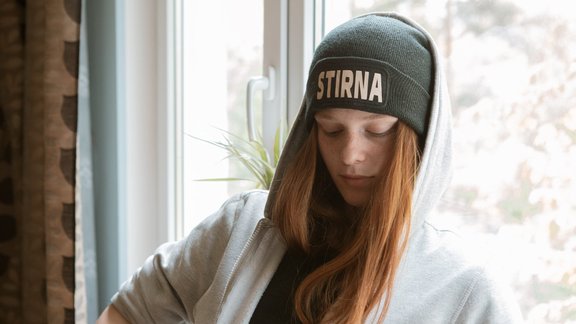Foto: Ciemos pie dziedātājas STIRNAS – viņas mājas mūzikas studijā