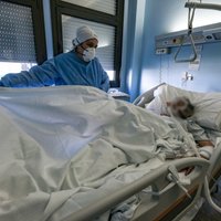 Почти все заболевшие за последние сутки пациенты с Covid-19 — жители Риги