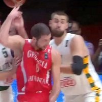 Video: Skaistas 'aklās' piespēles 'Eurobasket 2015' dienas TOP 5