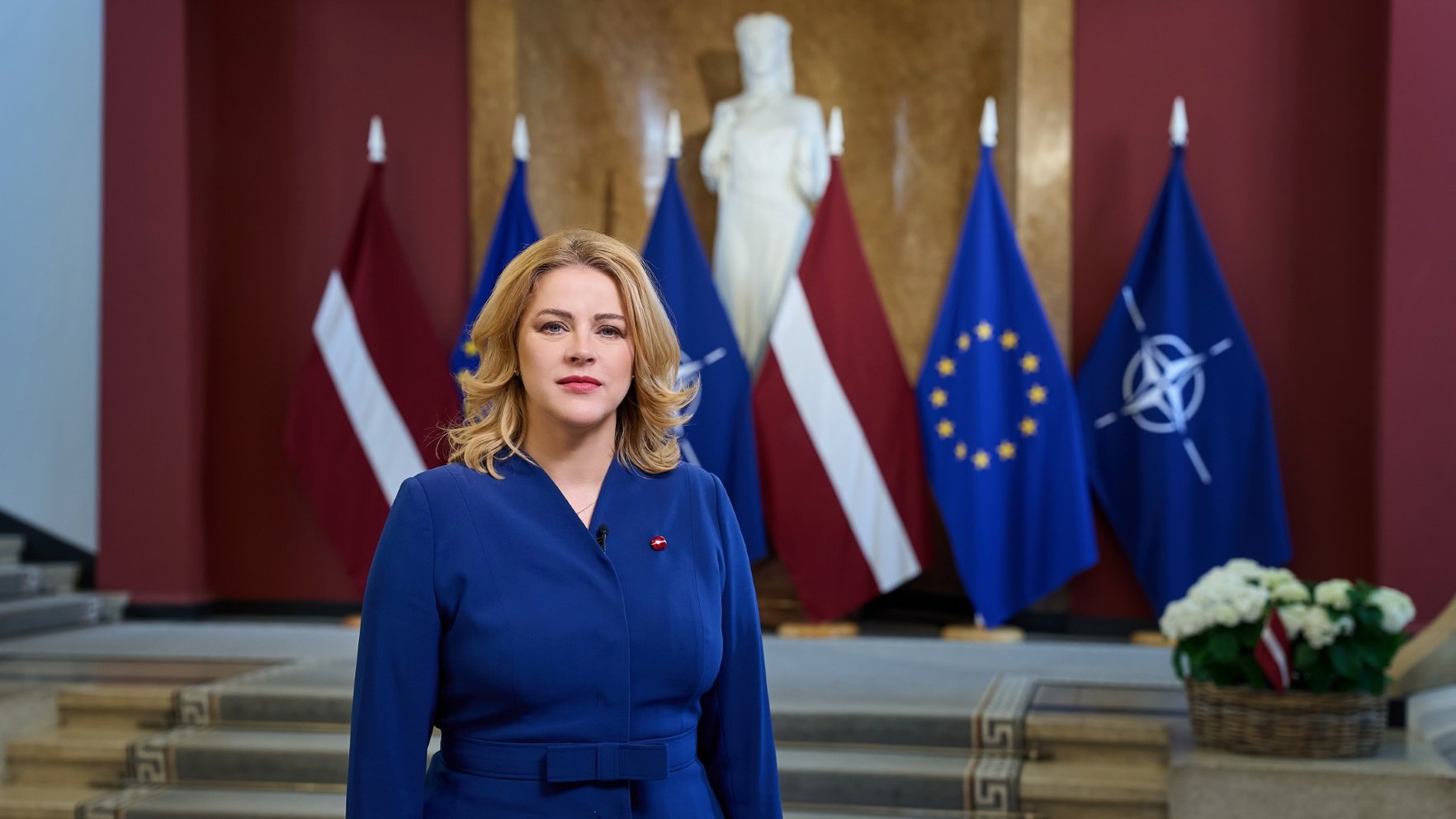 Siliņa valsts svētkos novēl redzēt pāri sociālo tīklu 