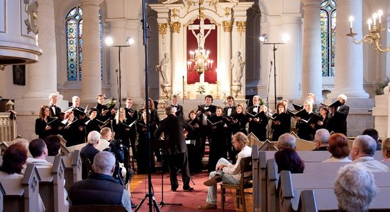 Populāri mūziķi koncertā vāks ziedojumu Rīgas Sv.Jāņa baznīcas fasādes atjaunošanai