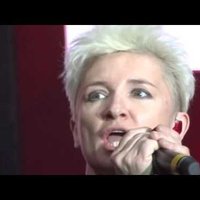 ФОТО, ВИДЕО: Диана Арбенина "зажгла" на концерте 9 мая