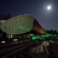 ФОТО: Под железной дорогой на латвийско-белорусской границе построили металлический тоннель