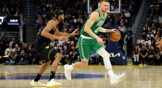 Porziņģa rezultativitāte veicina "Celtics" graujošo uzvaru pār "Warriors"