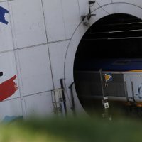 Тысячи нелегальных мигрантов штурмовали туннель под Ла-Маншем