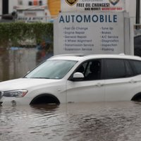 ASV plūdos iznīcināts pusmiljons auto; daļa atgriezīsies otrreizējā tirgū