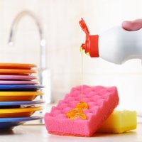 10 ģeniāli veidi, kā izmantot trauku mazgājamo līdzekli