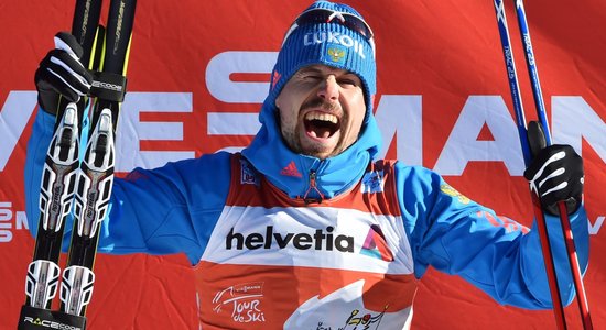 Krievu slēpotājs Ustjugovs 'Tour de Ski' rekordu velta mammai: tu esi vislabākā!