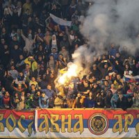 Melnkalnes futbola fani atsakās uzņemties atbildību par nekārtībām spēlē ar Krieviju