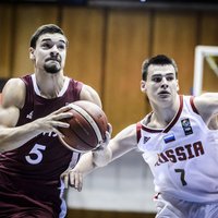 Latvijas U-20 basketbolisti uzvar Krieviju un atgriežas A divīzijā; Polija triumfē turnīrā