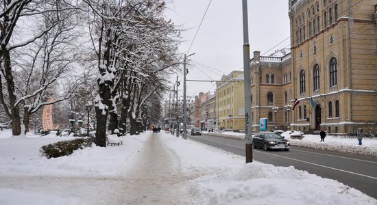 Vāc parakstus iniciatīvai par iebraukšanas maksas zonu ieviešanu Rīgā